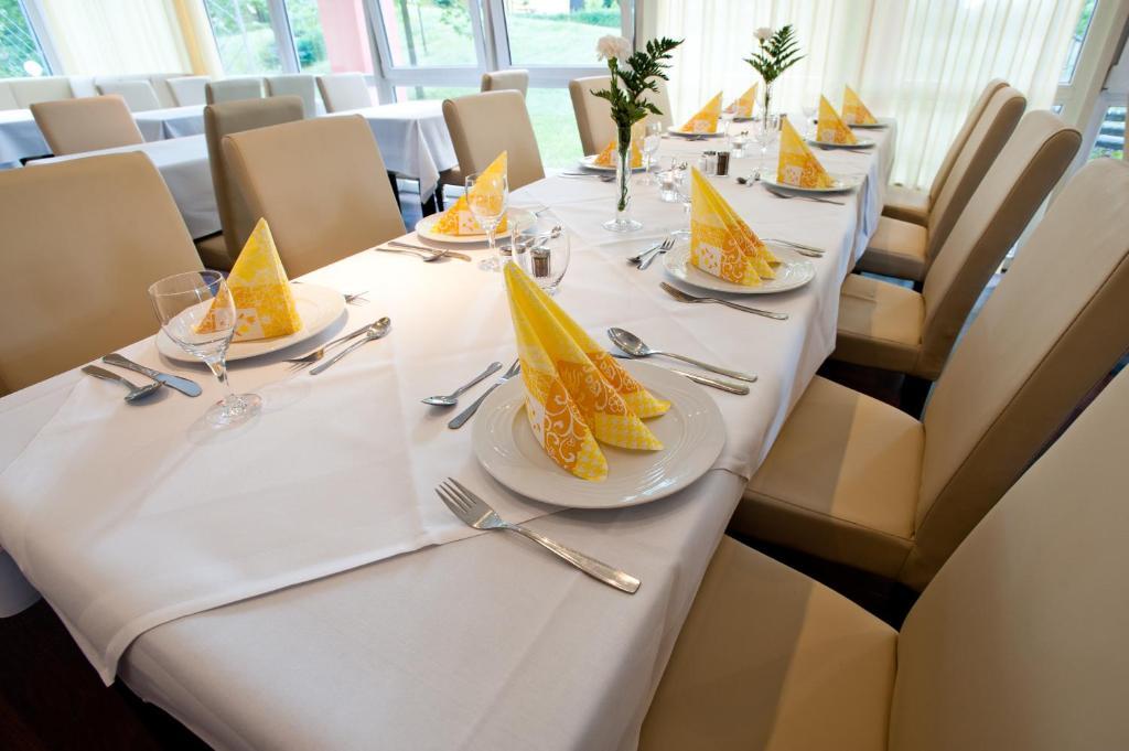 Sensconvent Hotel Michendorf Buitenkant foto
